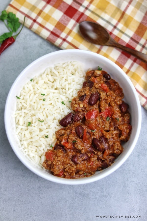 Chilli Con Carne Rice or Chips